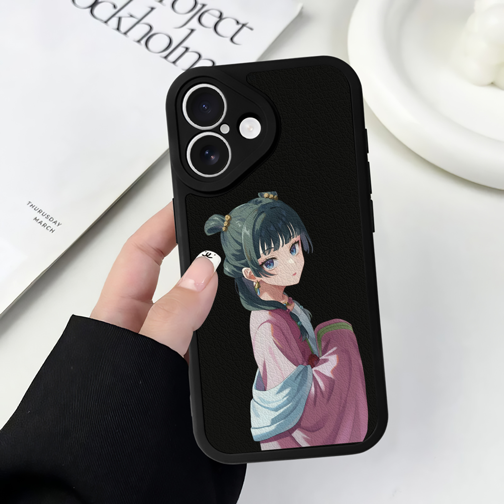 （画像用） 薬屋のひとりごと The Apothecary Diaries 【iPhone 16シリーズ対応】シリコンスマホケース（レザー調） 材質：シリコン